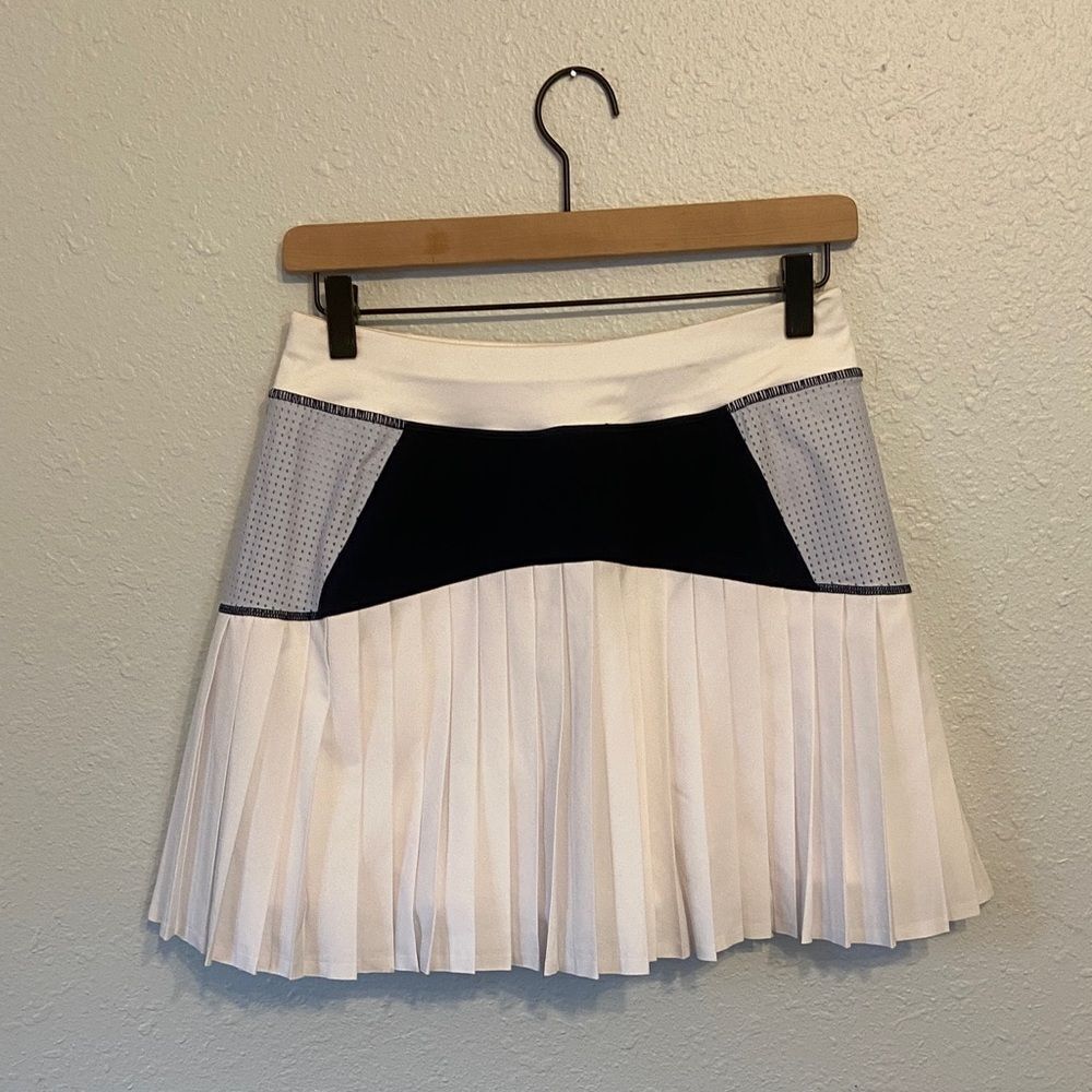 Sweaty Betty White & Blue Power Mix Pleated Tennis Skort Size Medium